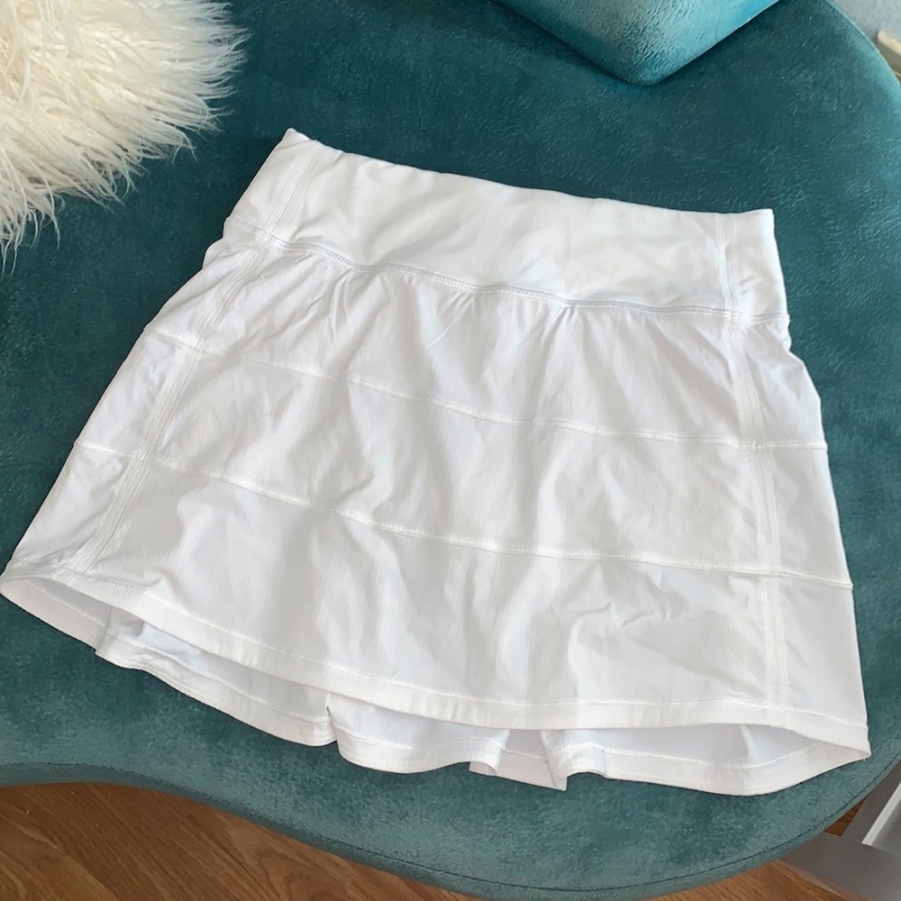 Lululemon white tall skirt size 2 pace rival